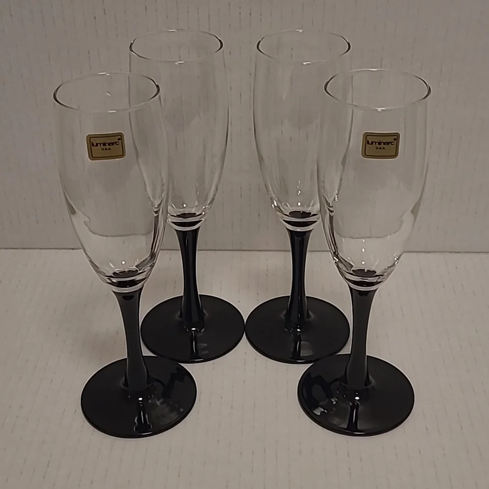 Set of 4 Luminarc Crystal Black Stemmed Champagne Glasses